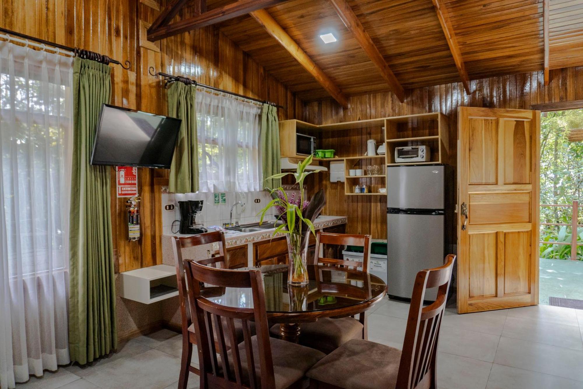 Los Pinos Cabins & Reserve Monteverde 객실 사진