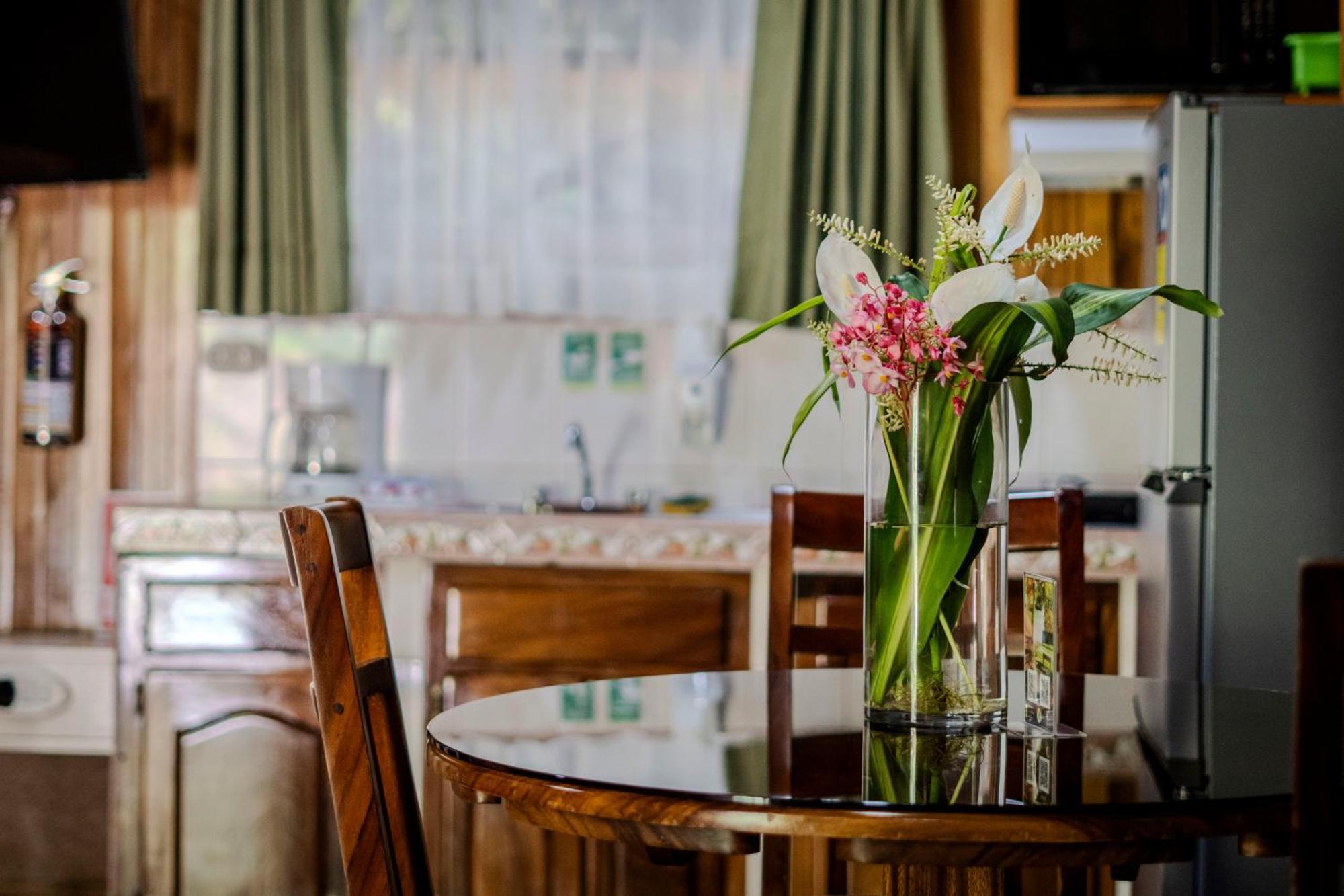 Los Pinos Cabins & Reserve Monteverde 외부 사진